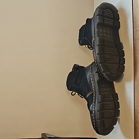 Doc Martens men's size 6 ladies size 7 - Picture 3 of 9